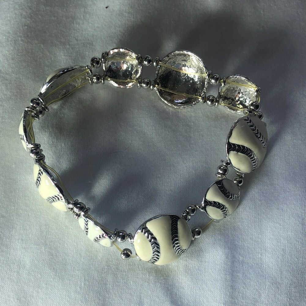 Vintage NWOT White Enamel & Silver Baseball Charm Bracelet - Picture 3 of 5